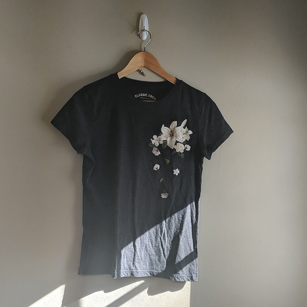 Aero gray flower tee shirt